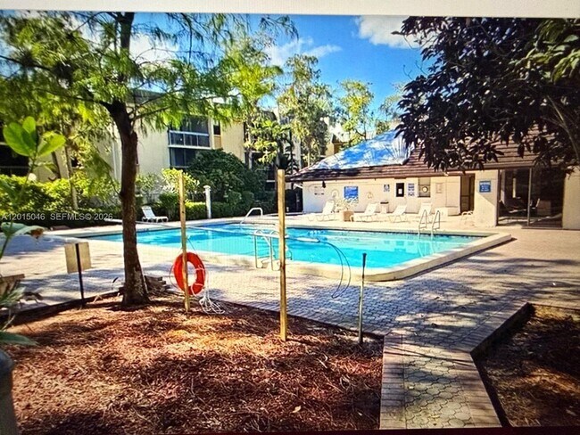 Building Photo - 8441 Forest Hills Dr