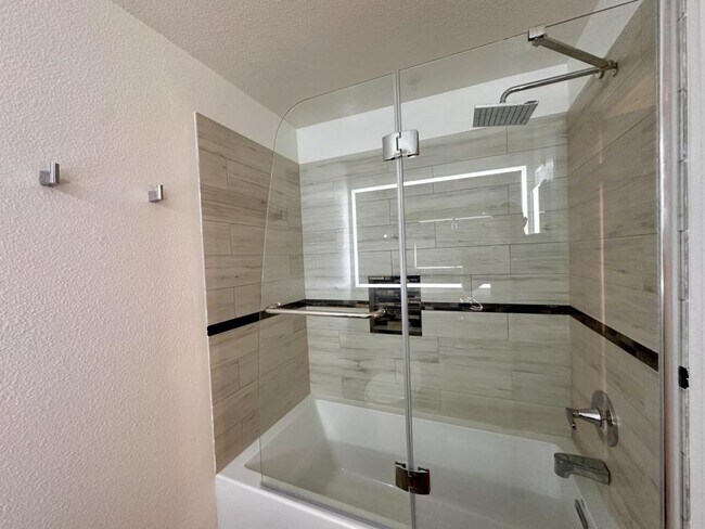 Building Photo - 11385 Affinity Ct