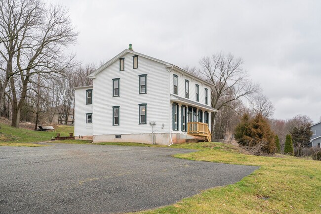 Building Photo - 64 Church Rd