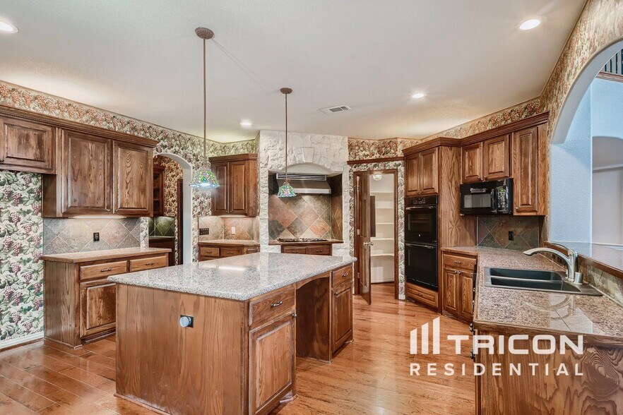 Building Photo - 10601 Waterview Pkwy