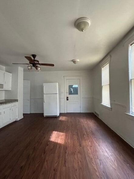 Building Photo - 7119 Rathbun Ave