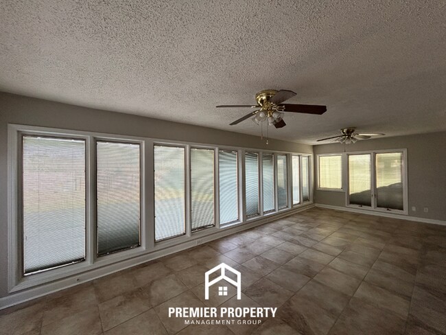 Building Photo - Spacious 3BR Southaven Home w/ Sunroom, Hardwood Floors & Fenced Yard & Near Schools