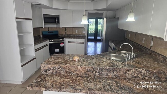 Building Photo - 2450 Sweetwater Country Club Dr