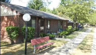 Building Photo - 110 Bauer Ct