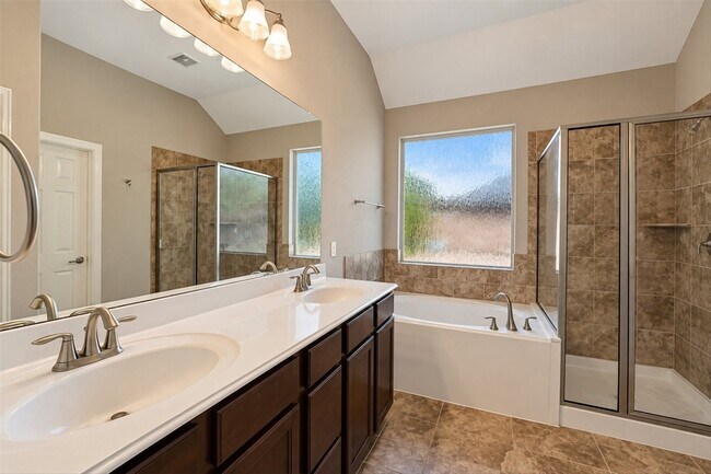 Building Photo - 42 Black Swan Ct