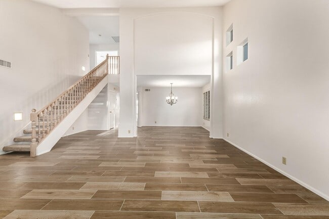 Building Photo - 14831 N 42nd Way