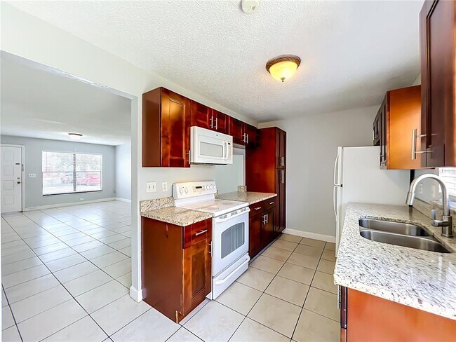 Building Photo - 1604 Little Falls Cir