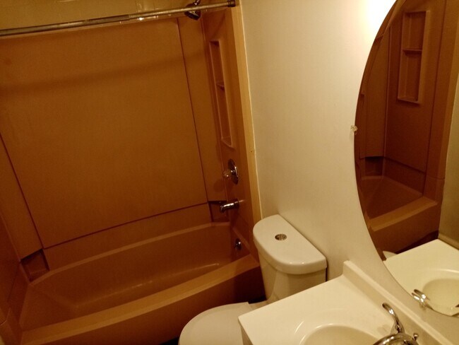 Building Photo - 288 Montgomery St