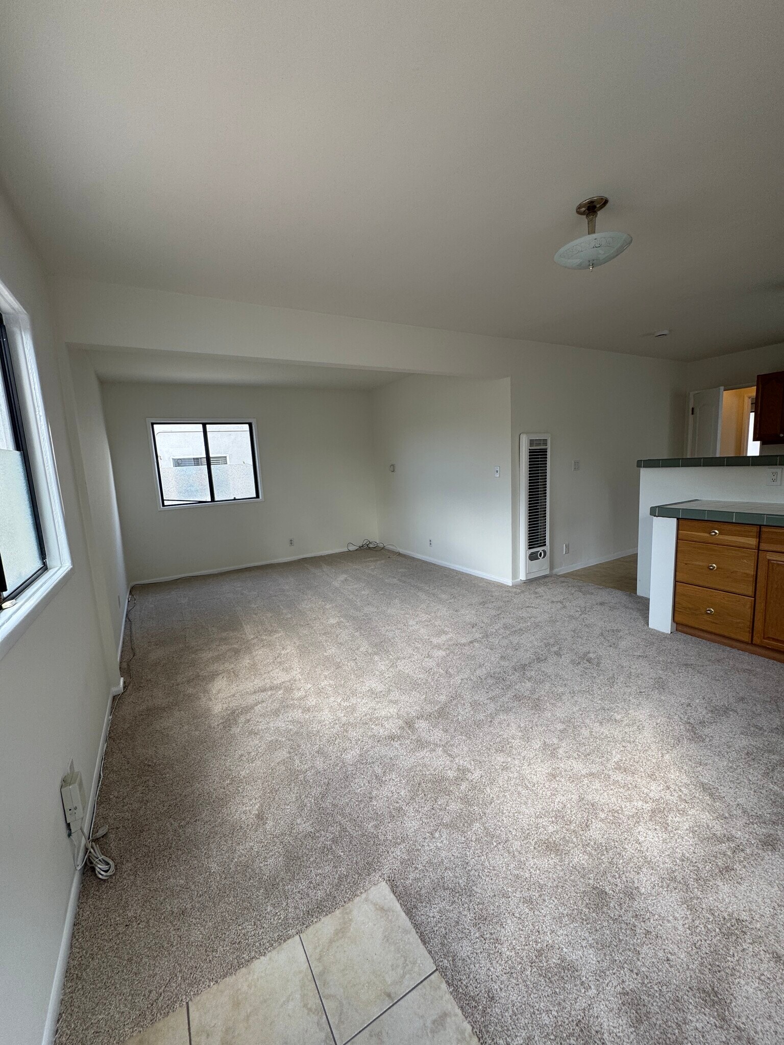 Building Photo - 714 Loma Dr