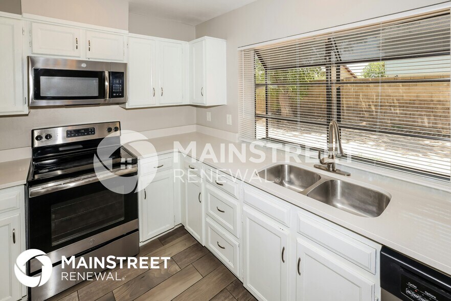 Building Photo - 5322 W Riviera Dr