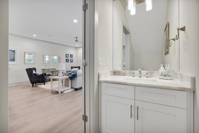 Building Photo - 35 Golden Bell Ct