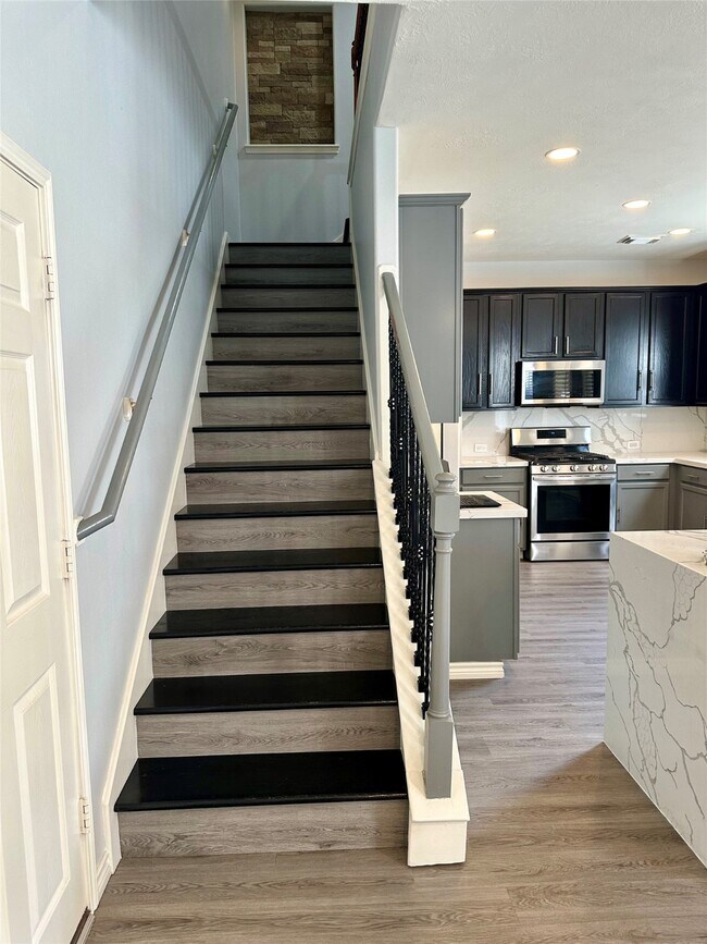 Building Photo - 9102 Rolling Rapids Rd