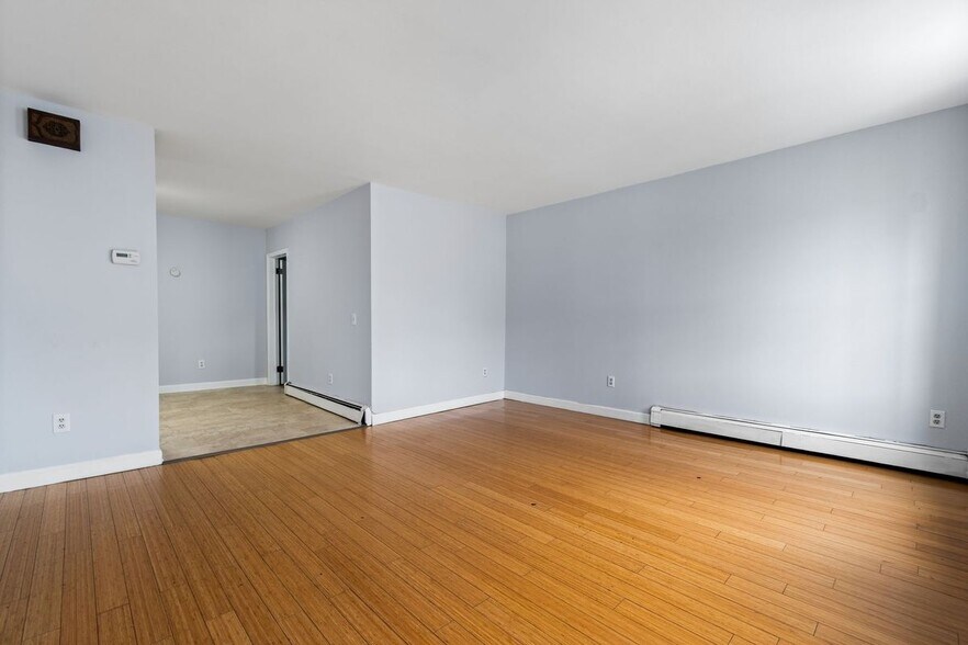 Building Photo - 120 Grant Ave