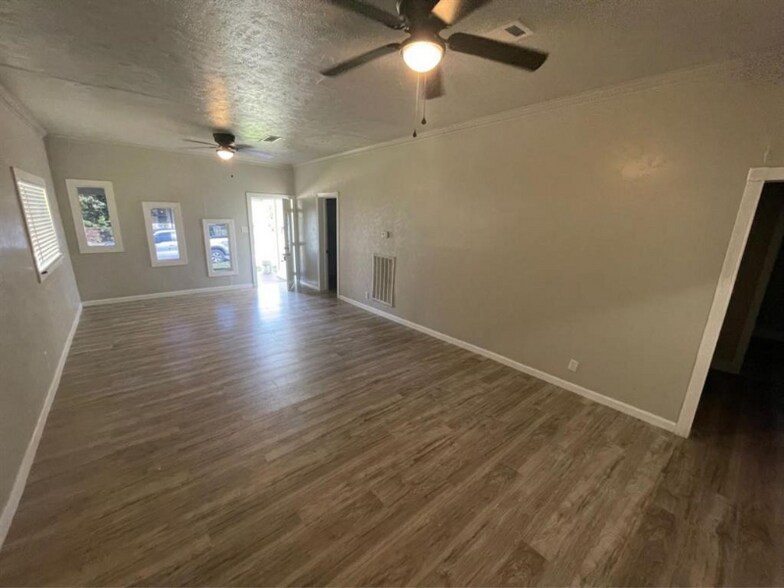 Building Photo - 1300 18th St