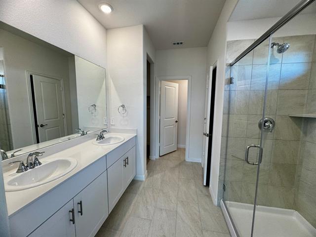 Building Photo - 1362 Los Olmos Ln