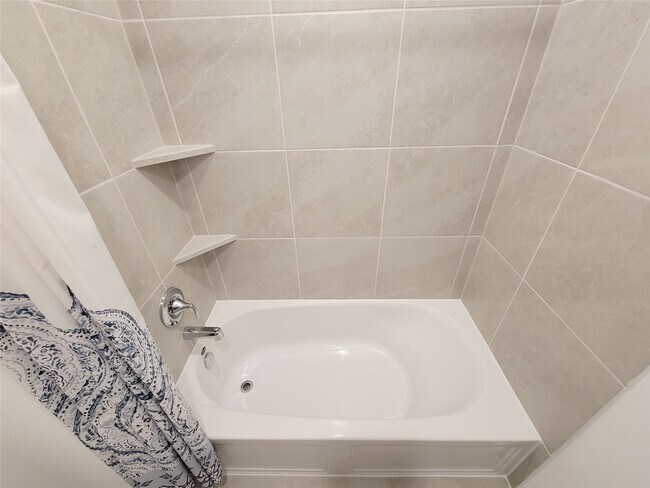 Building Photo - 9422 Vis Fls Trce