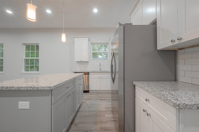 Building Photo - 2528 S Texas Ave