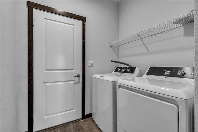 Building Photo - Charming 3 Bed and 2 Bath Home