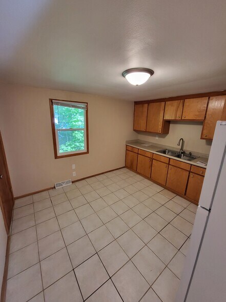 Building Photo - 6610 Carman Dr