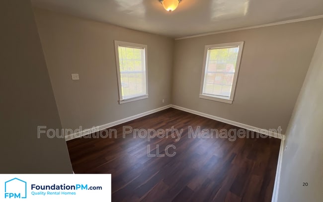 Building Photo - 2303 Longstreet Dr