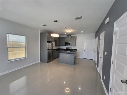 Building Photo - 6 Taxco Ct