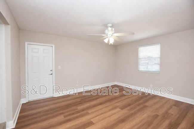 Building Photo - 3133 S Polk Ave