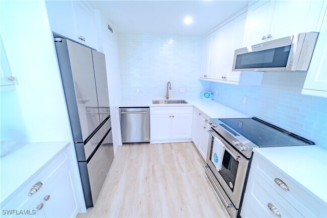 Building Photo - 354 Harbour Dr