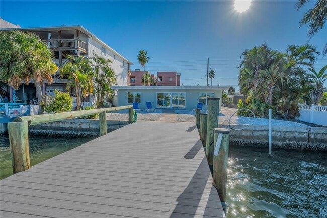 Building Photo - 14125 N Bayshore Dr