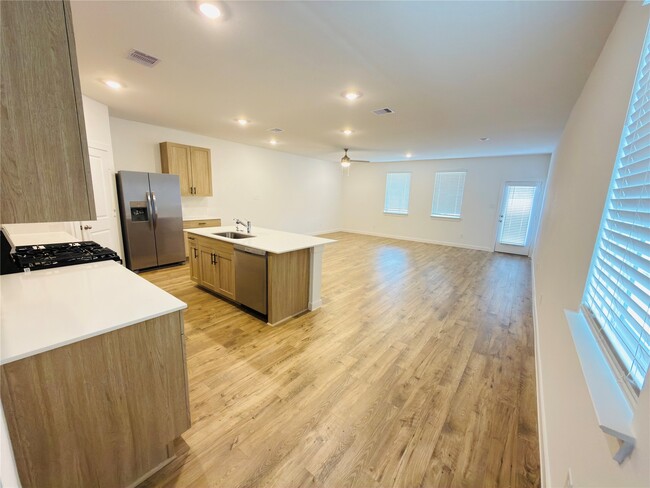 Building Photo - 3562 Lovebird Ln