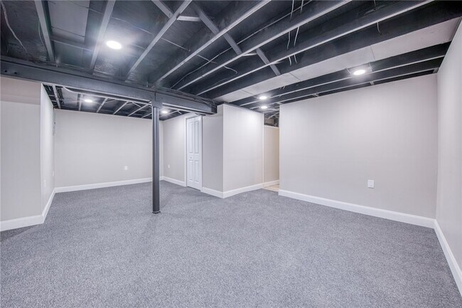 Building Photo - 2158 Reis Run Rd