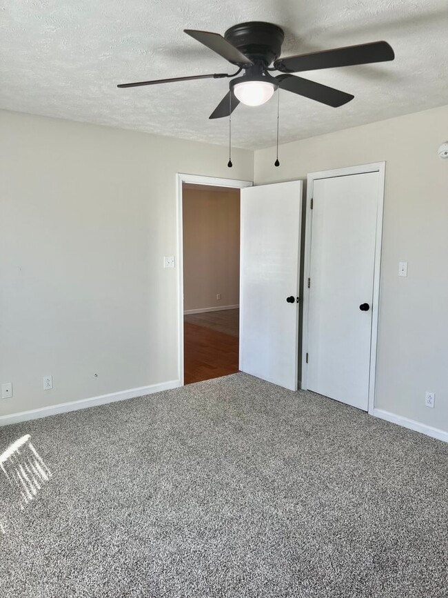 Building Photo - AVAILABLE NOW! 3 Bedroom, 2 Bath Home off Needmore Road