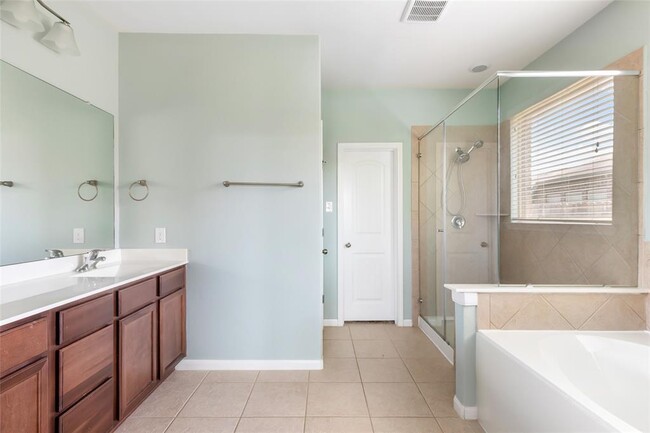 Building Photo - 2324 Vineyard Terrace Ln