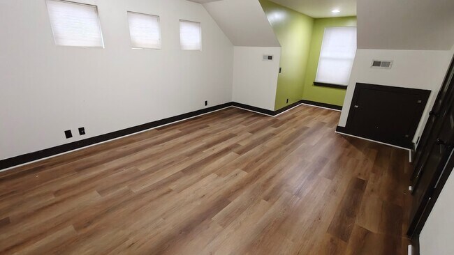 Building Photo - 3523 Steffisburg Dr