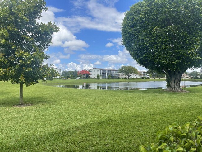 Building Photo - 129 Brighton D