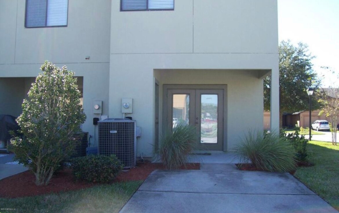 Building Photo - 420 CABERNET Place
