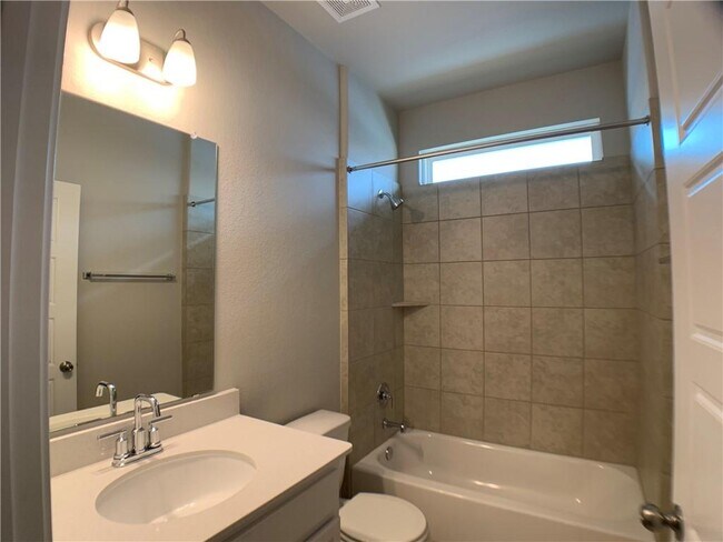 Building Photo - 237 Michaelis Dr