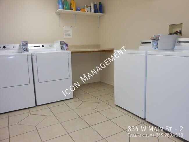 Building Photo - 834 W Main St