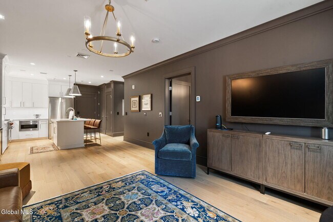 Building Photo - 19 Washington St