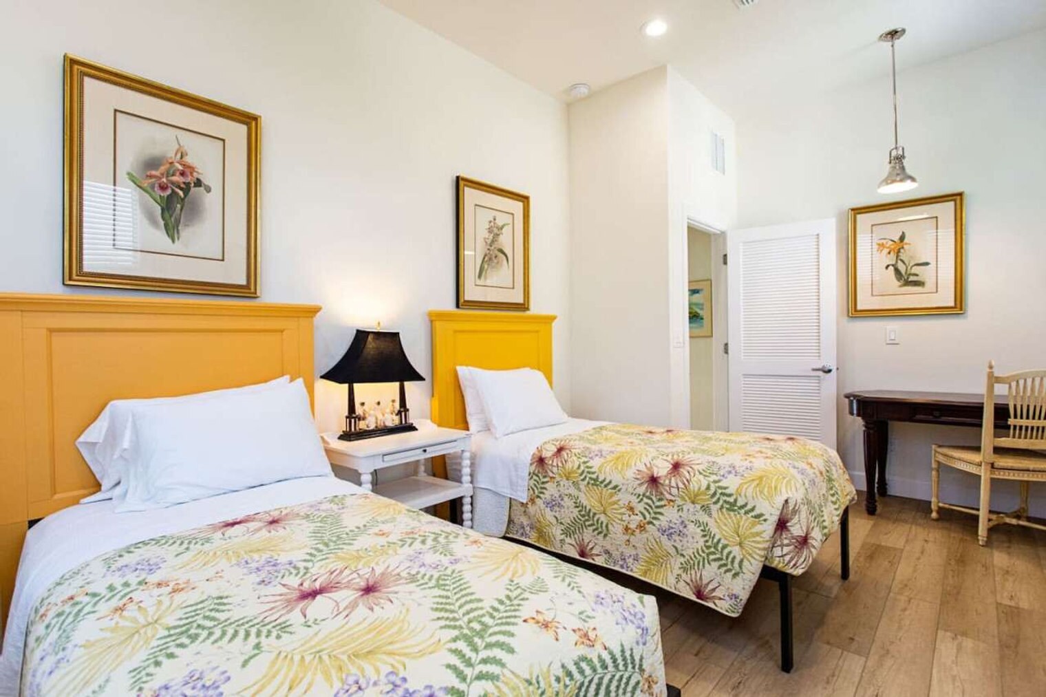 Building Photo - 588 111th Ave N