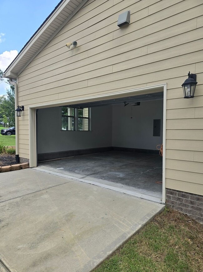 Building Photo - The Parks at Meadowview