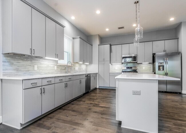 Building Photo - 8409 Hempstead Rd