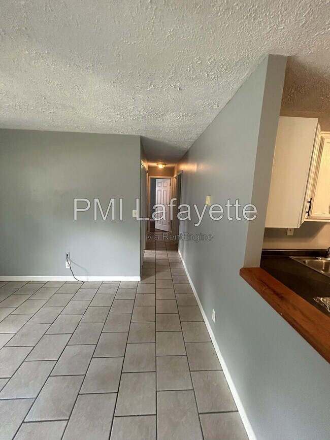 Building Photo - 141 Tomahawk Ln