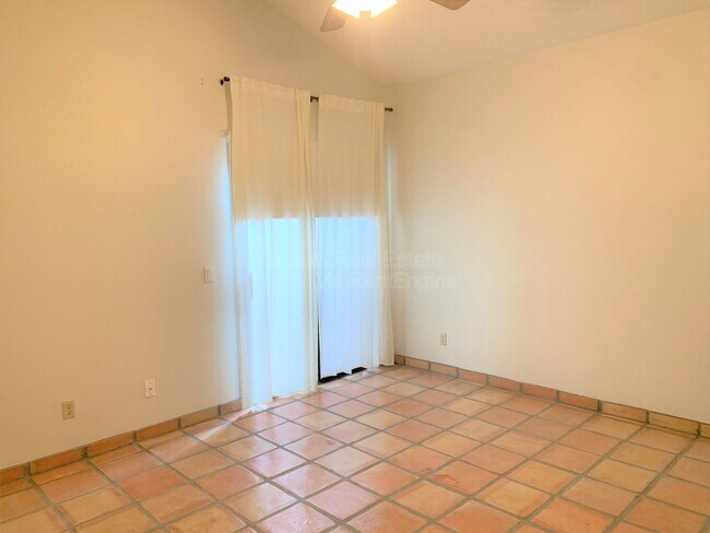 Building Photo - 4667 W Harrison St