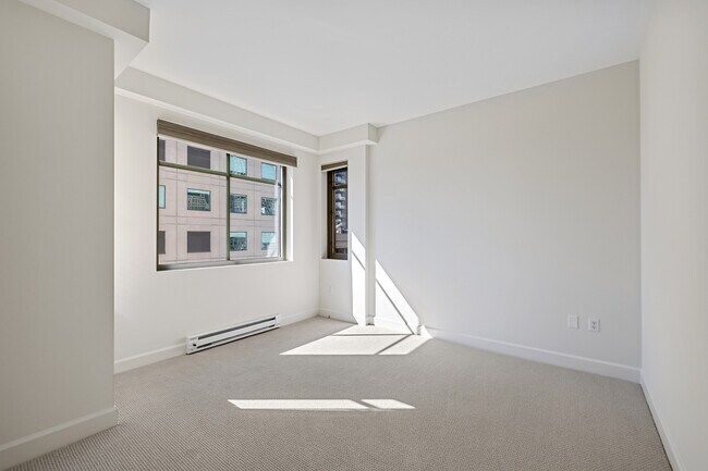 Building Photo - 246 2nd St