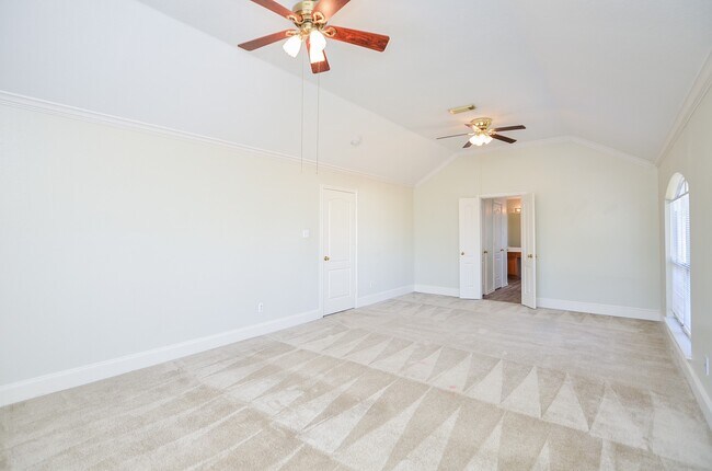 Building Photo - 21210 Woodland Green Dr