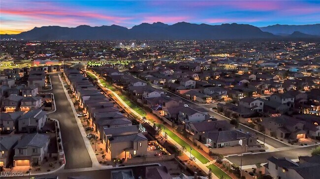 Building Photo - 8907 Roadrunner Ravine St