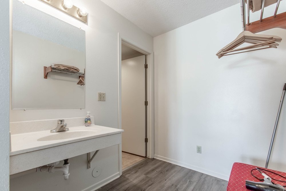 4 - 590 Spruce