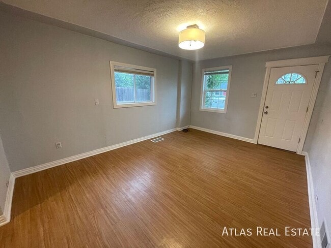 Building Photo - 2234 S Dexter St