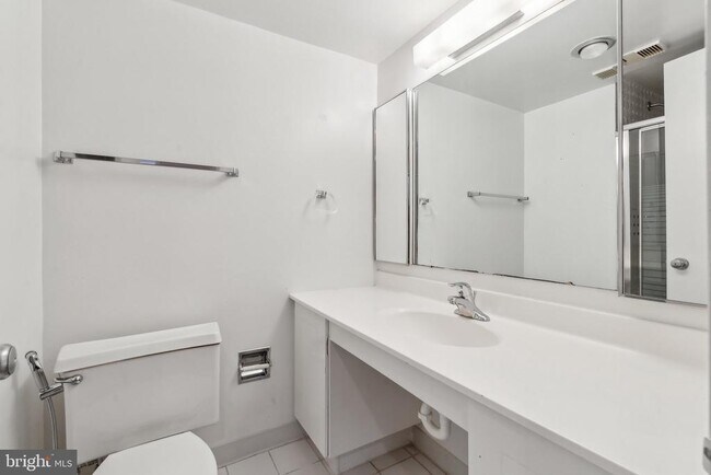 Building Photo - 8340 Greensboro Dr