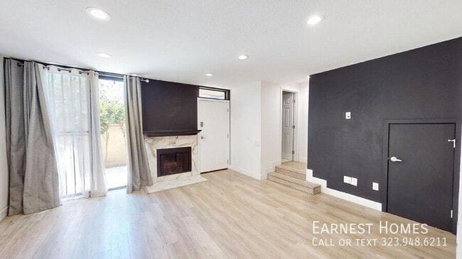Primary Photo - 9625 Sylmar Ave